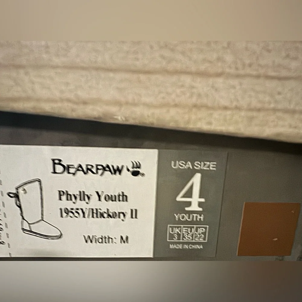 Bearpaw Phylly Youth Winter Boots - Size 4
